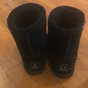 Bear paw boots Girls size 2